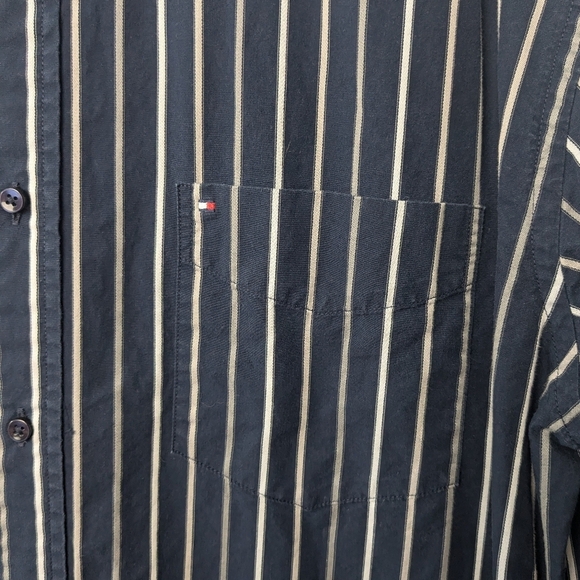 TOMMY HILFIGER Men Casual Buttons Down Shirt Men Long Sleeves Size L 100% Cotton - Picture 3 of 10